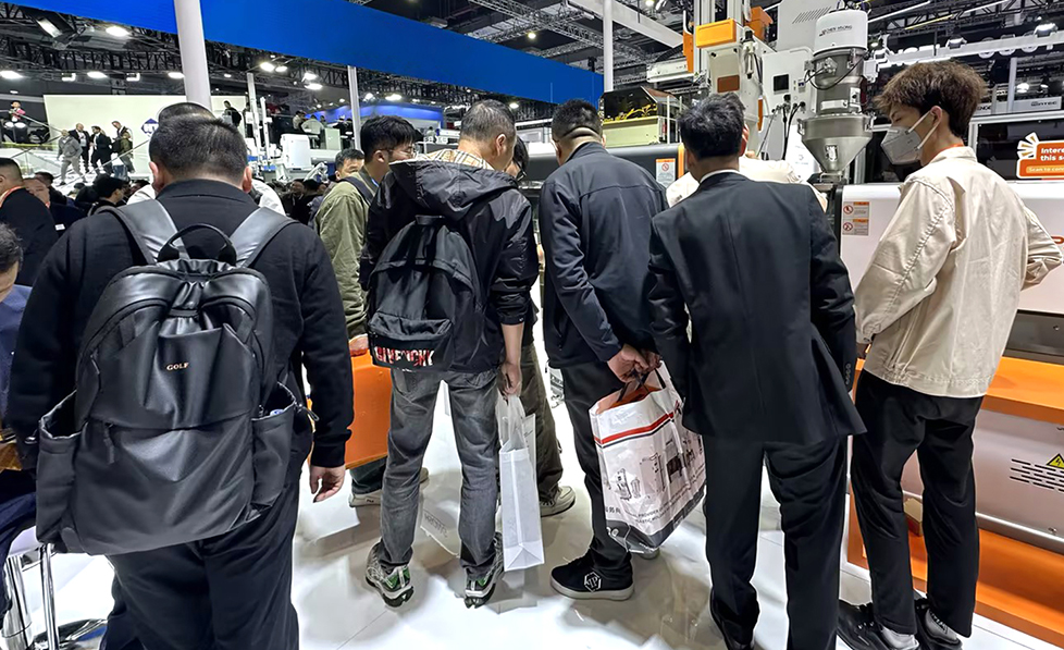 IMR-Tech und Chen Hsong nahmen gemeinsam an der CHINAPLAS 2026 teil und schlossen ihre Ausstellung e